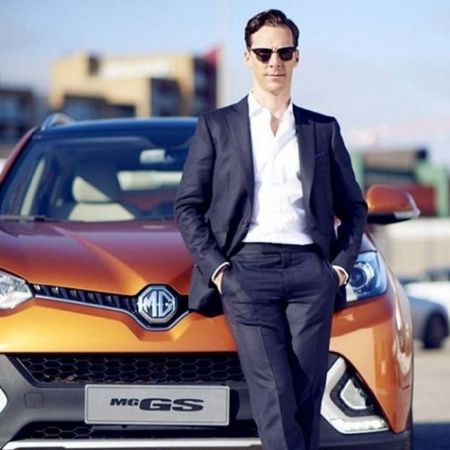 Benedit Cumberbatch infront of his Car, MG GS